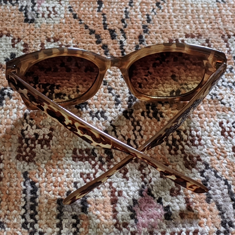 Tortoise Shell Sunglasses - Picture 3 of 4